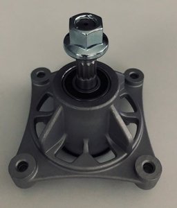 MANDRELA NOŽE HUSQVARNA KOMPLET UPEVNĚNÍ 4 ŠROUBY 5-CÍPÁ HVĚZDA TRAKTORY S KOŠEM